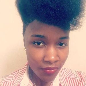 Meet your Posher, Adrienne